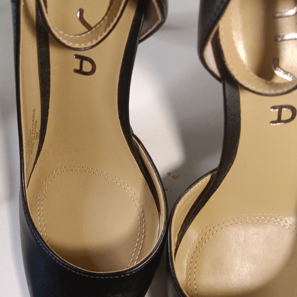 Unisa Unyedna Black Vegan Leather 3 Inc. 6M - Picture 3 of 10